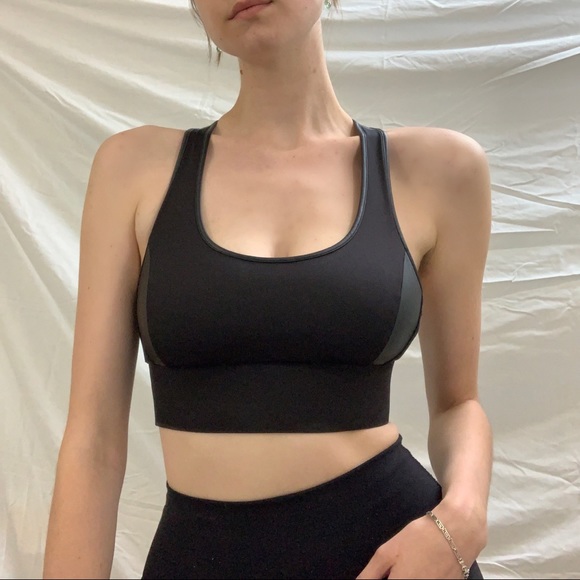 Black Sports Bra Forever 21 Athleisure Crop Top - Picture 3 of 7